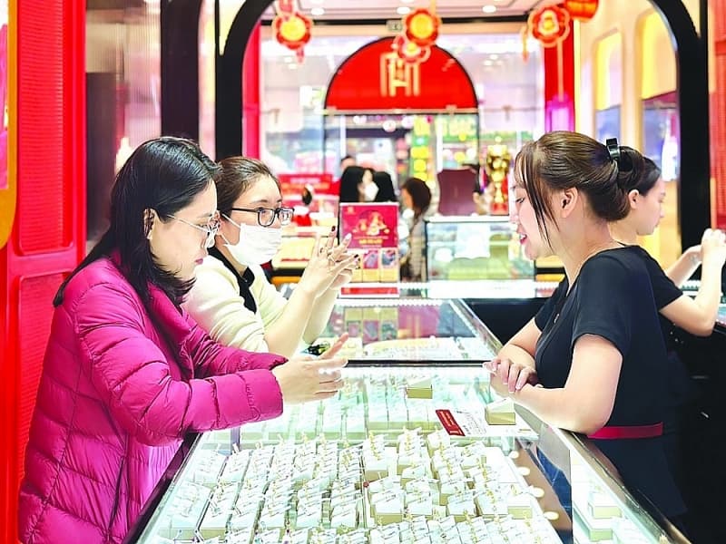 Gold market management needs to be changed to resolve the paradox