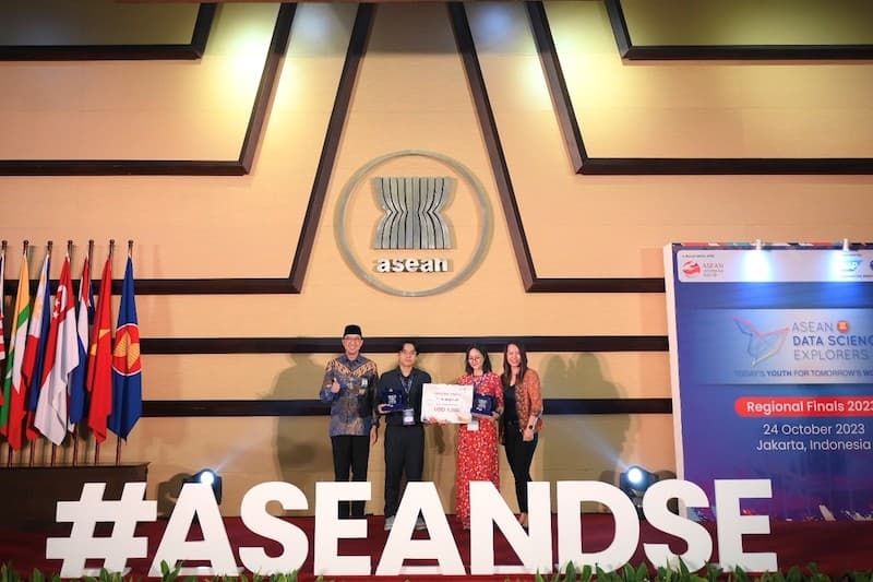 Young Vietnamese design green energy arketplace solution for ASEAN