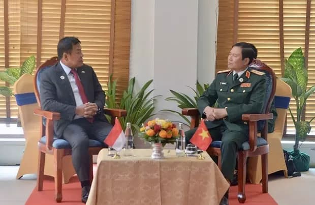 ADMM Retreat: Vietnam Deputy Minister holds meetings with Indonesia, Philippines counterparts