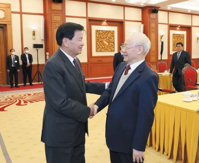 Cultivating and Fortifying Vietnam-Laos Special Solidarity