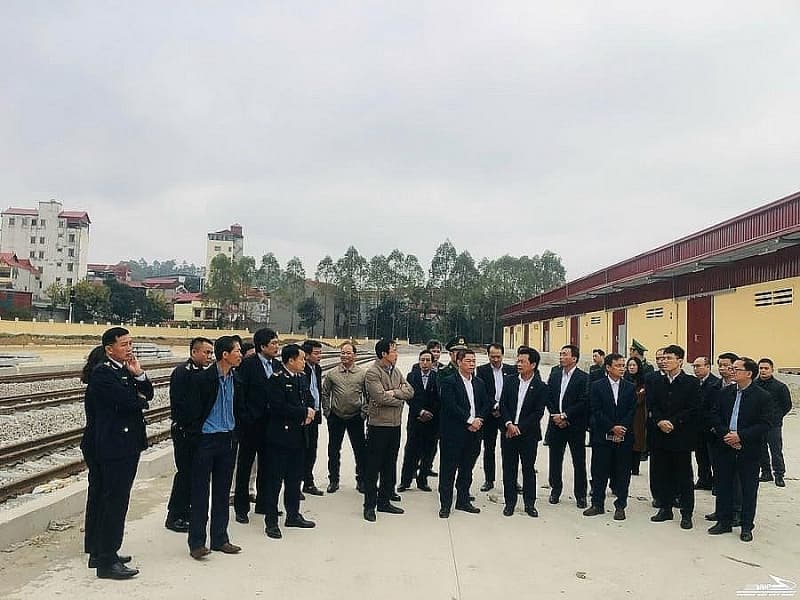Lang Son: Finding solutions to promote import and export of goods via the railway