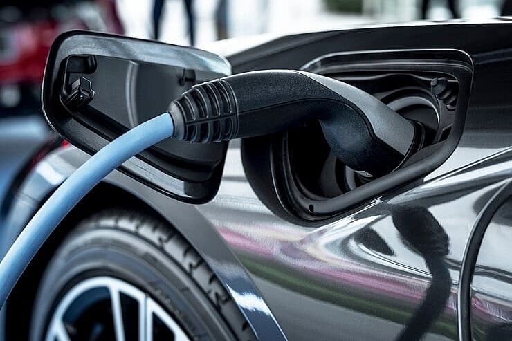 Nissan, Honda explore partnership in electric vehicles
