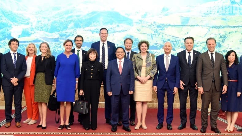PM receives delegation of leading Dutch enterprises
