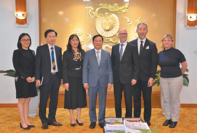 Canadian Ambassador, VCCI President Discuss Economic Cooperation