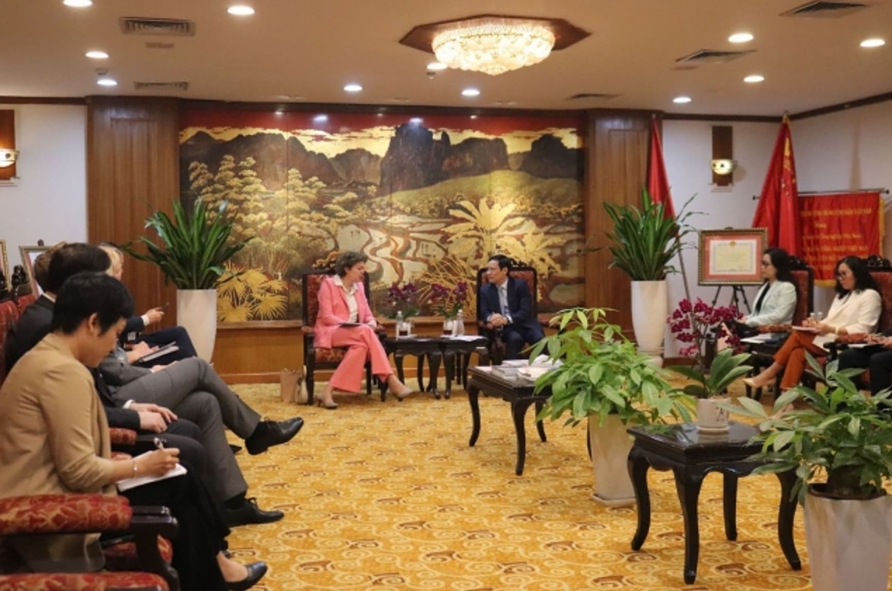 Vietnam - Netherlands promote cooperation in many fields.