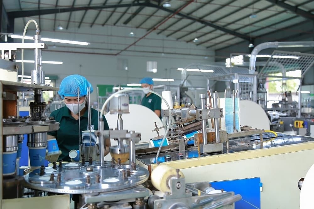 Businesses manage to relieve cash flow pressure