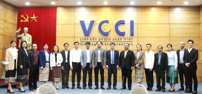 Lao Delegation Keen to Acquire VCCI’s Expertise