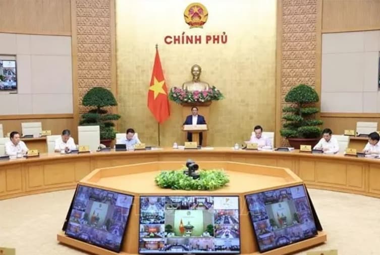 PM Pham Minh Chinh chairs Government's regular meeting to discuss socio-economic situation