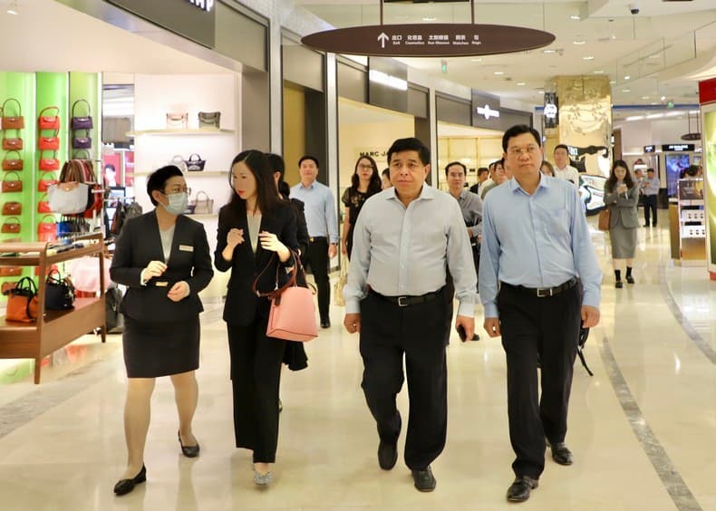 Vietnam learns from China's experiences in building int'l free trade zone model