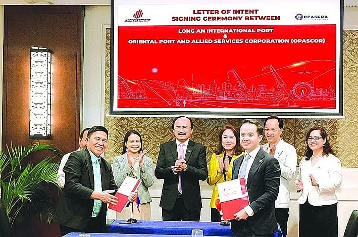 Seaport enterprises "join hands" to expand logistics supply chain
