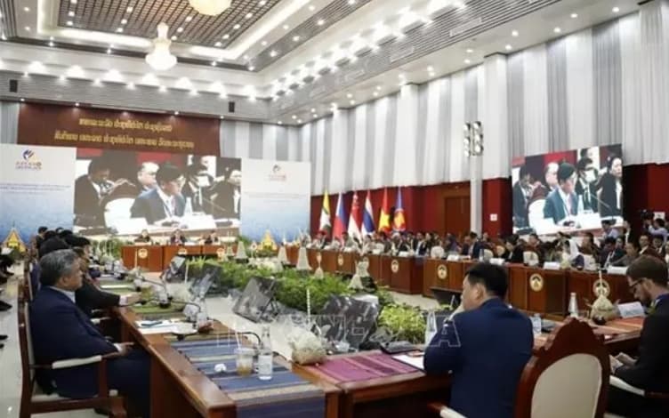 Vietnam attends ASEAN’s policy dialogue on finance, banking in Laos