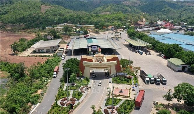 Vietnam-Laos trade: Highlight of border economy