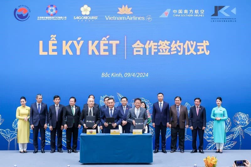 Vietnam Airlines signs deals totalling nearly 450 million USD with Chinese partners