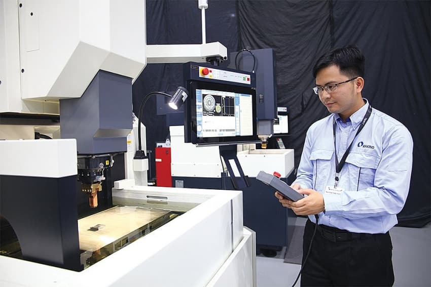 Component makers display intent to establish networks