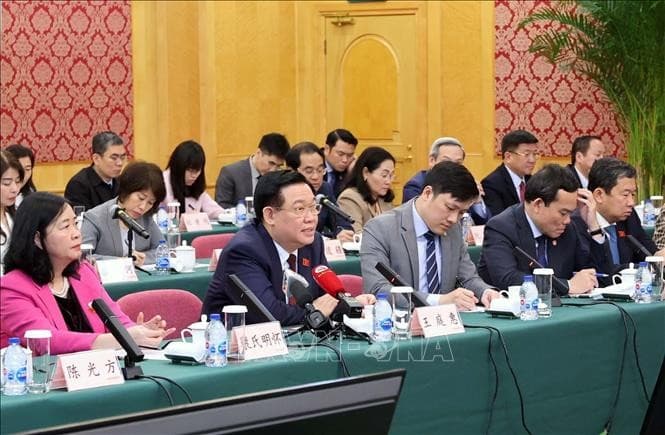 NA Chairman visits China's Shanghai Free Trade Zone