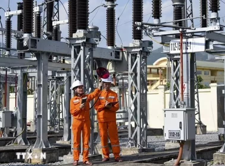 PM Pham Minh Chinh demands stable power supply during peak period