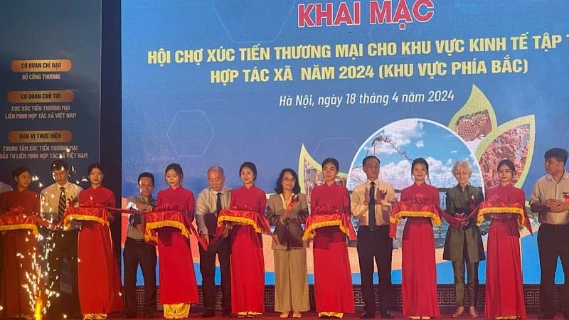 Trade fair promotes collective and cooperative economic sectors