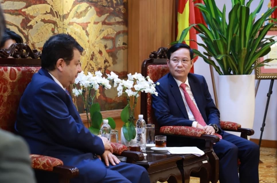 Vietnam expects to expand regional trade cooperation through Chile.