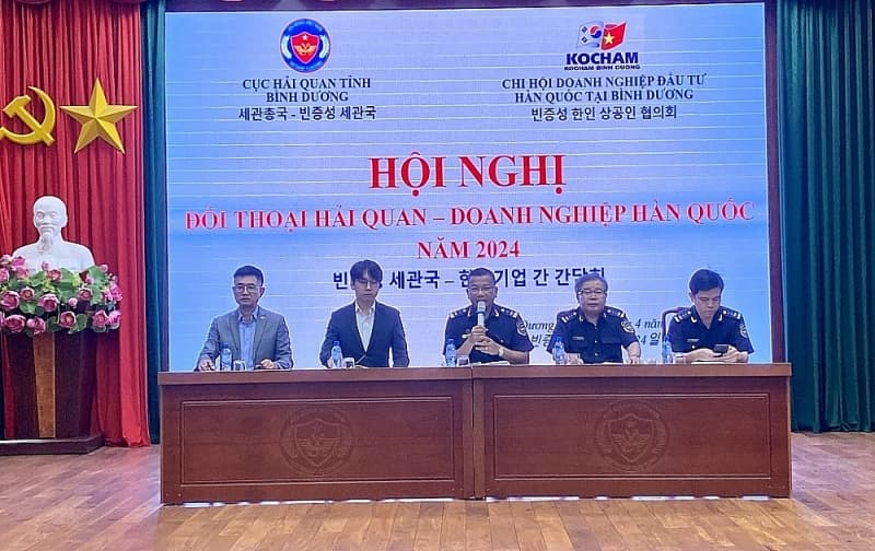 Binh Duong Customs and Korean businesses solve difficulties and obstacles