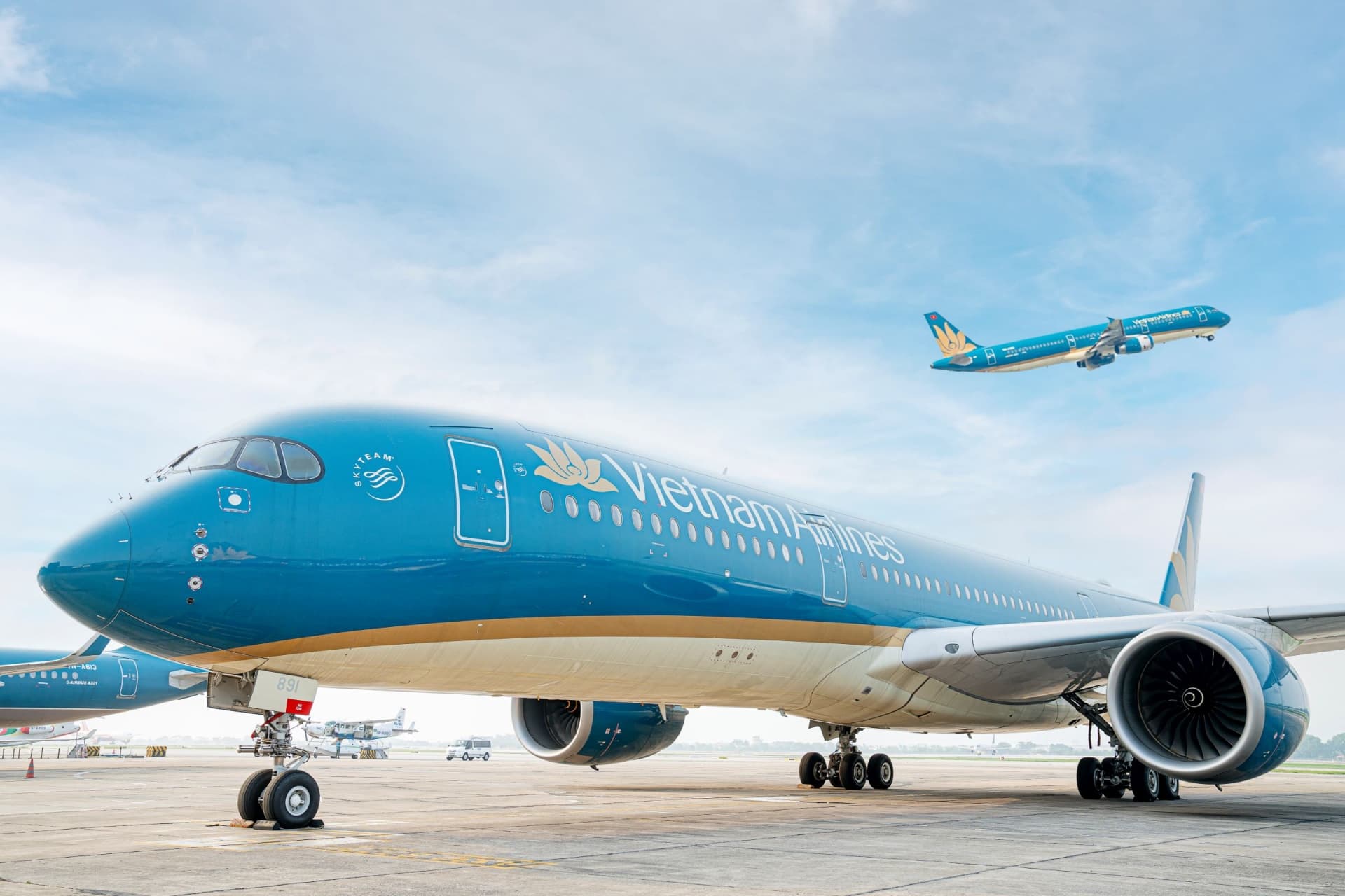 Surging costs and fleet changes drive Vietnam's airfares up in 2024