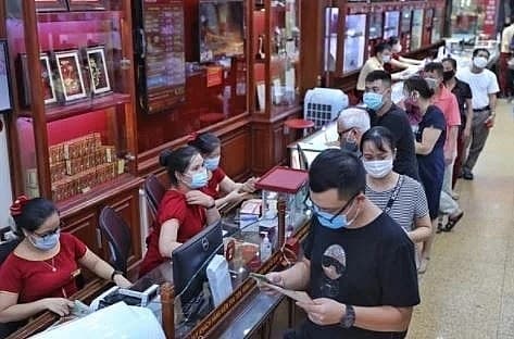 Eight bidders win May 14 gold auction