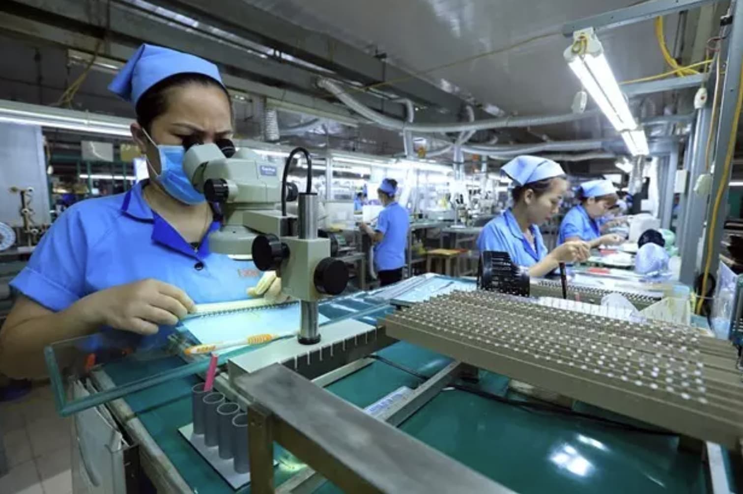 Industrial production shows signs of recovery: MOIT
