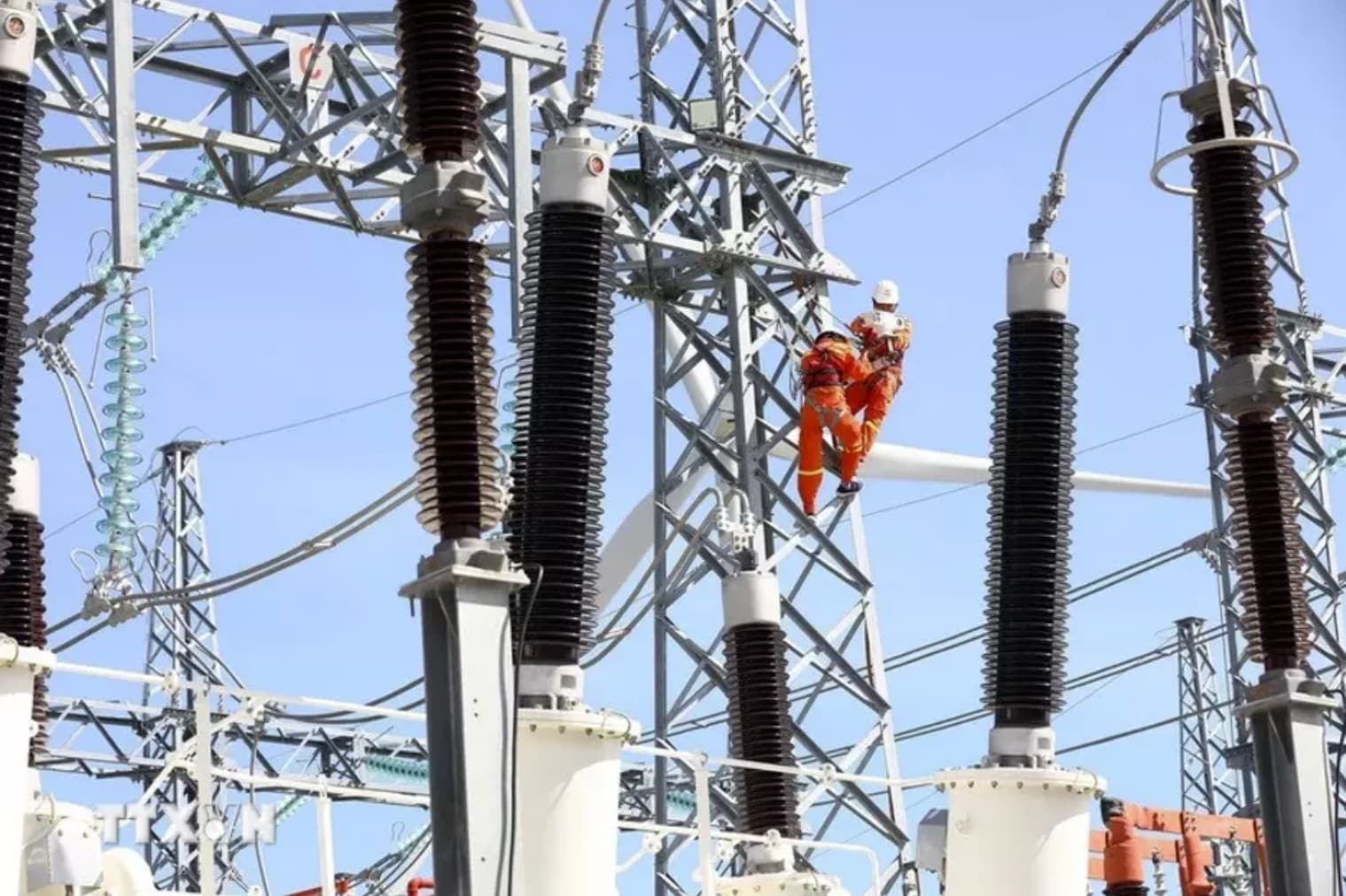 Prime Minister orders sufficient power supply for peak season