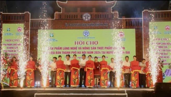 Hanoi Fair on Agricultural Products and Craft Villages Opens