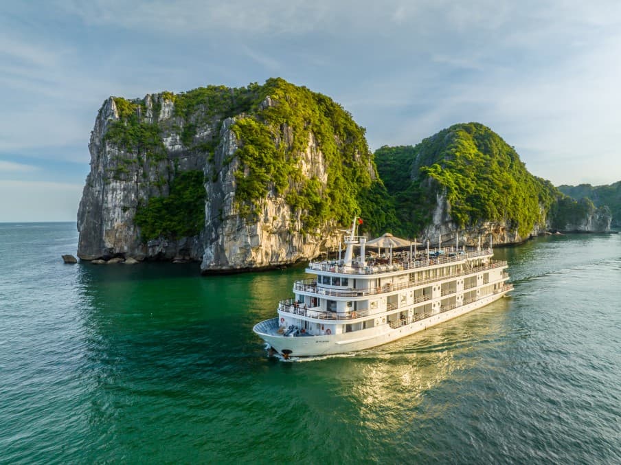 Summer travel trend: Vietnamese tourists opt for nearby destinations