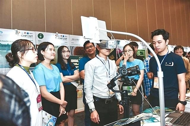Vietnam leads region in attracting long-term investment into innovative start-ups