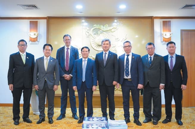 VCCI, FIATA bolster support for green, sustainable logistics businesses