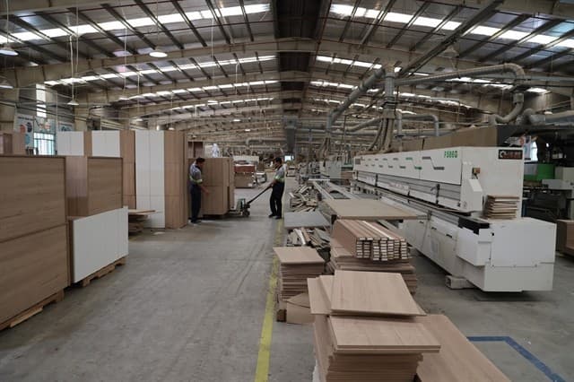 US cancels tax evasion probe into wooden cabinets imported from Vietnam