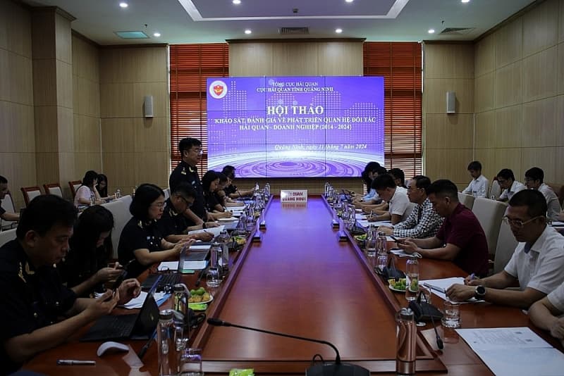 Quang Ninh Customs considers businesses as partners for cooperation and development
