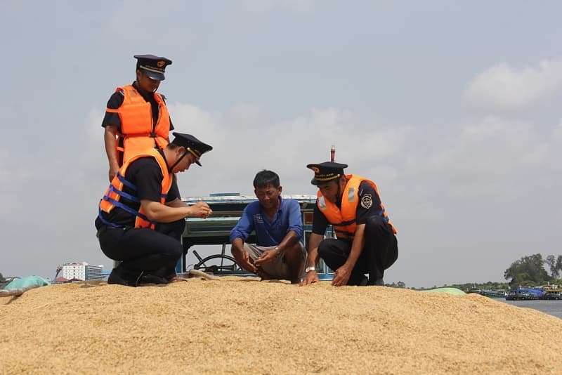 Facilitating and attracting import and export goods through An Giang border gate