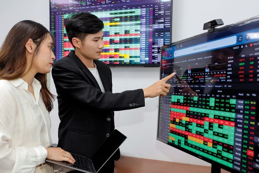 Securities firms deliver mixed outcomes
