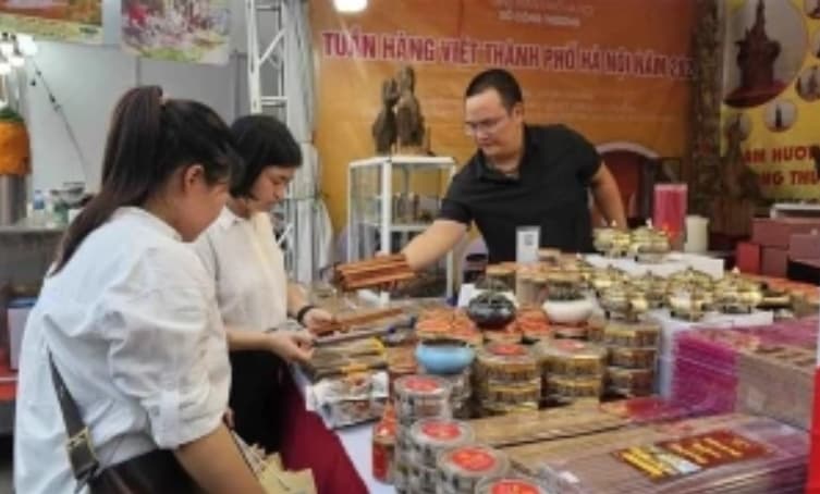Hanoi fair promotes made-in-Vietnam OCOP goods