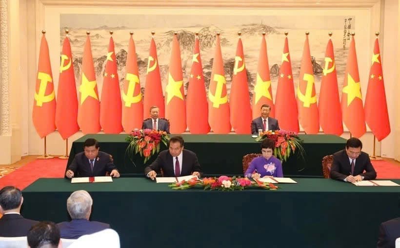 Vietnam, China sign MOU to promote cooperation in social, livelihood fields