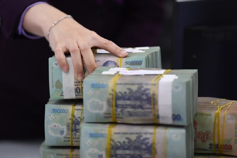 Small banks face troubled debts and liquidity risks