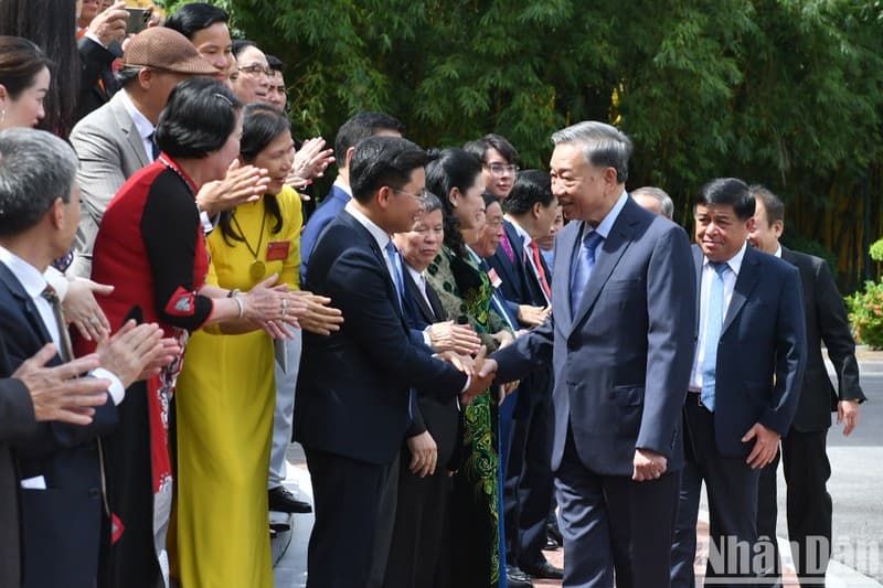 Party, State ready to work on behalf of business community: top leader