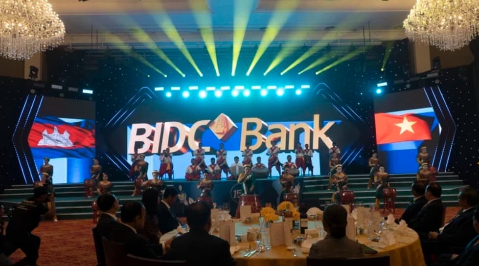 Vietnamese-invested bank contributes to Cambodia’s economic growth