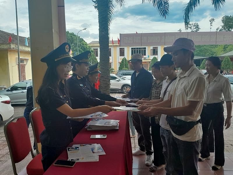 Customs sector actively promotes law enforcement in response to Vietnam Law Day