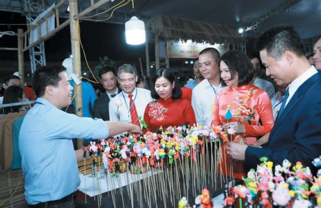Stimulating Craft Village Development