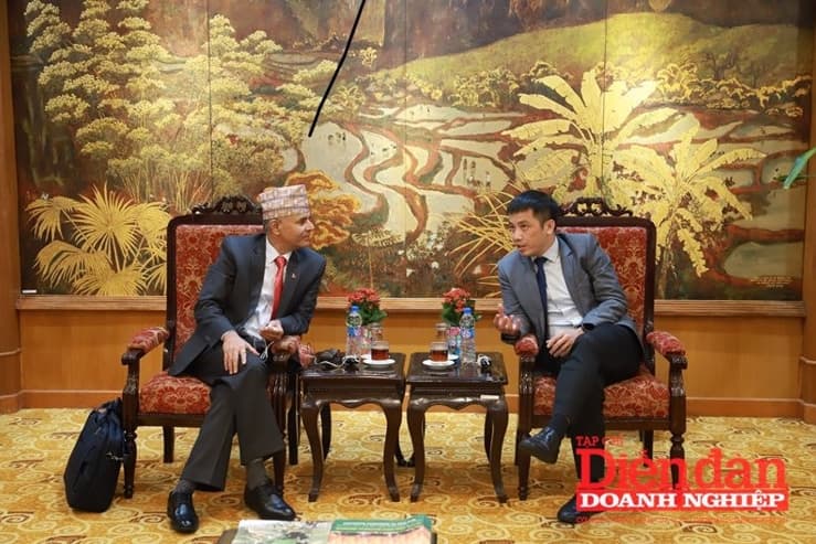 VCCI shares experience in building PCI & PGI Indexes with a delegation from Nepal