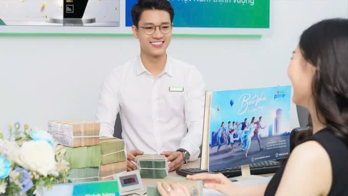 Banks cut interest rates, offer financial support to Typhoon-affected customers