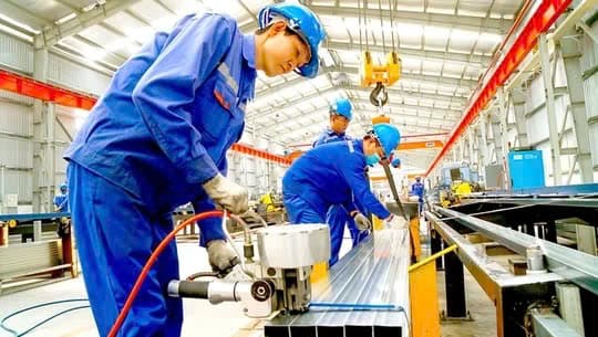 Vietnam seeks balanced credit growth to boost economy