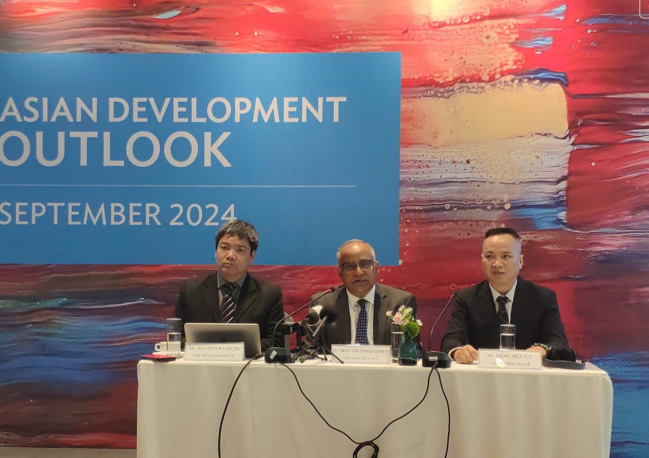 Vietnam’s economy remains resilient amid global uncertainties: ADB