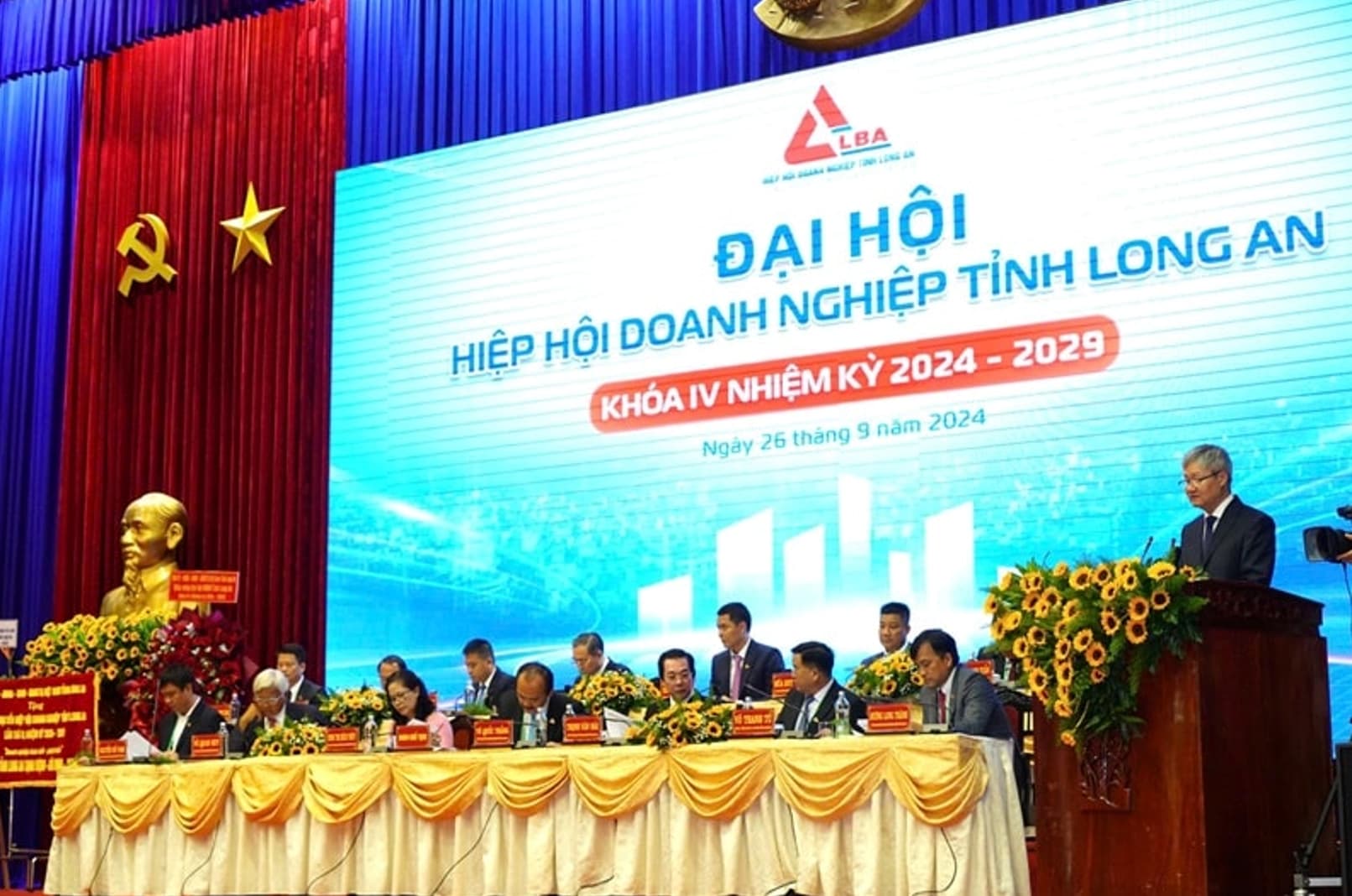 VCCI commits to always accompany the Long An Province Business Association