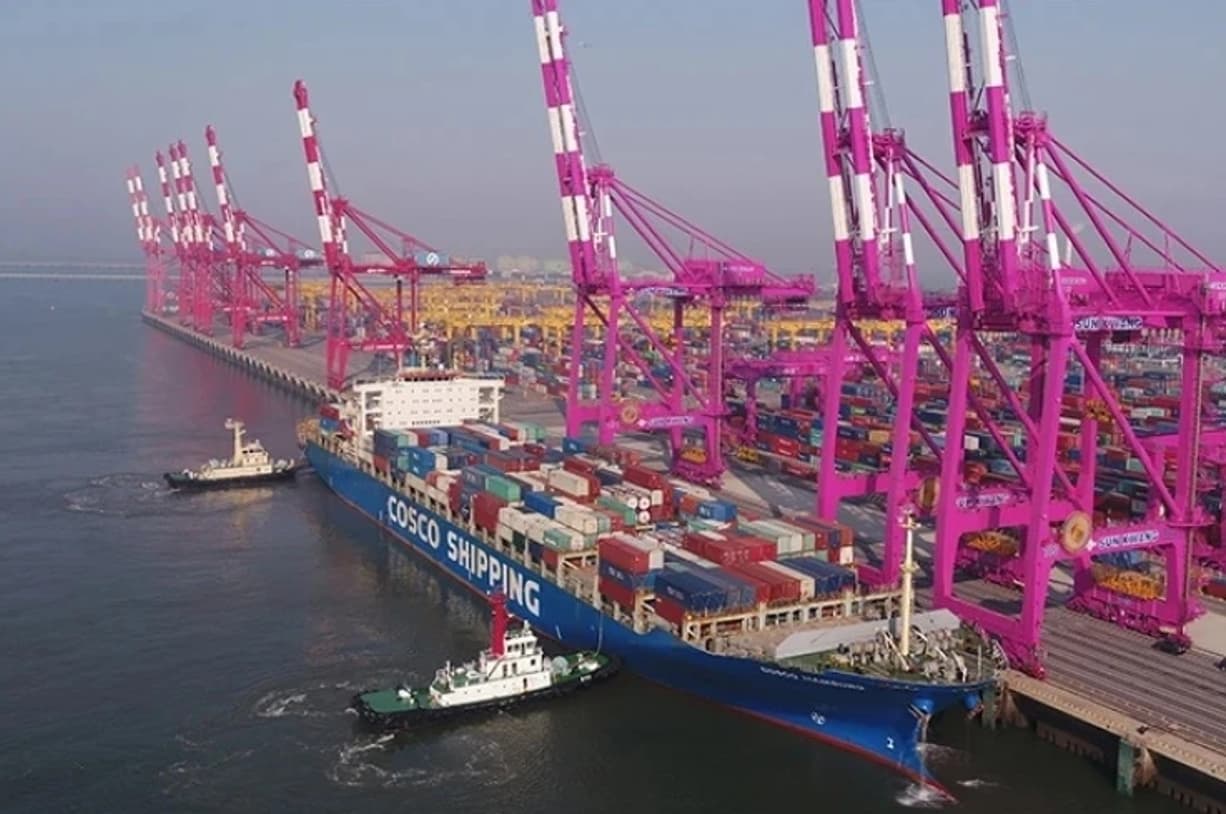 Incheon International Port is creating a channel for the export of high-end furniture to Vietnam