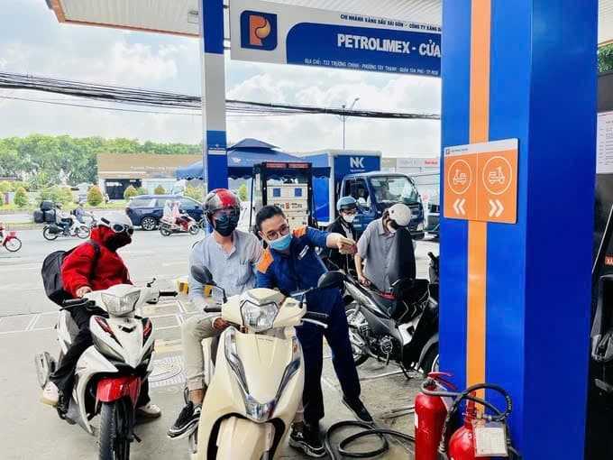 Fuel retailers struggling amidst rising costs, market challenges