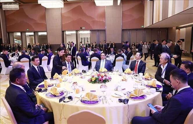 PMs, ASEAN BAC representatives seek ways to foster Việt Nam-Lao-Cambodia economic links